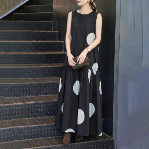 UYFY | Black Sleeveless Loose Slimming Dress