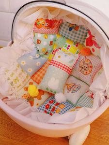 Portable Cotton Doll Bed 10/15/20cm Labubu Miniature Dollhouse Furniture Doll Crib Car Dustproof Playroom Props Unbranded