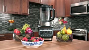 Ninja Foodi Blender & Soup Maker 10 Auto-iQ Programs 1.7L Glass Jug Hot & Cold Blender Built-In Heating Element Tamper Cleaning Program & Brush 1000W Black Ninja HB150