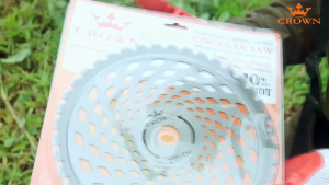 วงเดือนตัดหญ้า ตรามงกุฎ CROWN