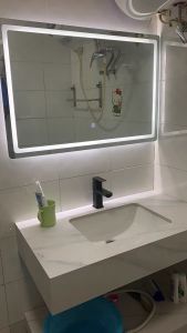 Tủ lavabo đá kèm gương led