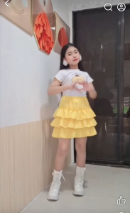 TERNO SKIRT SHA-Y103KAWAI LETTUCE HEMMING 100% QUALITY MADE FRIENDS SIZE M 3-5 y/o L 6-9 y/o XL 10-12 y/o TOP:THICK COTTON KNTTED FABRIC WITH SUBLIMATION PRINT STRETCHABLE SKIRT GARTERIZED POLYESTER FABRIC NON STRETCH
