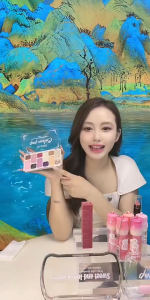 [BSIMONE Official Flagship Store] BSIMONE 12-Color Multi-Texture Eyeshadow Palette - Satin Matte and Fine Sparkle Playful Makeup Earthy Pink-Purple Palette Non-Fly Powder Long-Lasting Portable Eyeshadow