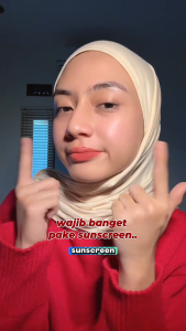 [NEW!] OMG OH MY GLOW UV Barrier Sunscreen SPF 50 PA++++ 60 ml - Sunscreen - Mencerahkan dengan kandungan Serum Vit B3+C+E - Cepat Meresap - Tidak Berminyak