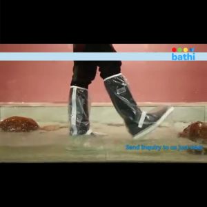 Sarung Sepatu Anti Air Hujan PVC Pelindung Boots Hujan Shoes Rain Cover Putih Transparan