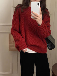 Christmas Red Loose Round Neck Pullover: A Stylish & Cozy Winter Choice