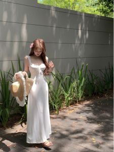 ชุดเดรสยาวสายเดี่ยวสไตล์ฝรั่งเศส กระโปรงทรงเอ เอวสูง แขนกุด ฤดูร้อน 2024 ชุดเดรสยาวผู้หญิงที่สวมใส่สบายและดูดี