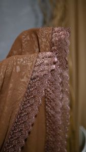 Mukena Jumbo Shadira Dewasa Embos Cringkle Airflow Menutup Dagu Motif Bunga Renda Tille Mewah Daisy