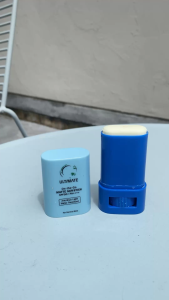 ULTIMATE SKIN NUTRITIVE On-the-Go MATTE SUN STICK SPF50+ PA++++ 15g.กันแดดแบบแท่ง ไม่เหนี่ยวเหนอะหนะ พกพาง่าย