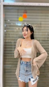 MesubShop เสื้อคลุม ผ้าไหมพรม ใส่คลุมกันแดดกันลมก็น่ารัก การแต่งรูปความสวยคุย แมตช์ชิ่งกับสายเดี่ยวก้แบ๊วสุด ตัวเดียวคือเซ็นทรัพย์ รุ่น ในช่าง 54 หรือ 60 ชั่วโมง