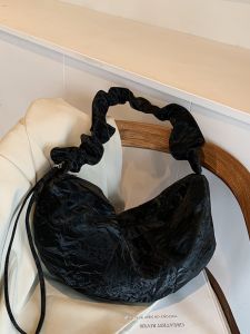 กระเป๋าสะพายข้างทรงกลมขนาดใหญ่สำหรับผู้หญิง กระเป๋าสะพายข้างแบบพับได้สไตล์ย้อนยุคสำหรับเดินทางแบบลำลอง กระเป๋าถือแบบหนัง PU สีพื้น