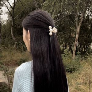 Hair Clip กิ๊บติดผมมุกสำหรับมัดผมครึ่งหัว เพิ่มลุคเรียบหรู ดูดี ใช้ง่าย