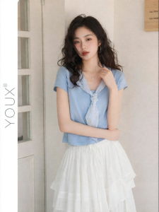 YOUXIANG | Áo Thun V-neck Ngắn Có Cà-vạt Hoa Xanh