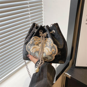 New Chinese Style Bag Female 2024 New Arrival Fall and Winter Super Hot All-Matching Chain Messenger Bag Popular National Style Satchel Bucket Bag