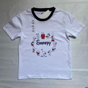 Laysso L37 Yuniklo Peanuts ringer contrast piping Cotton crew neck Relax fit for Ladies