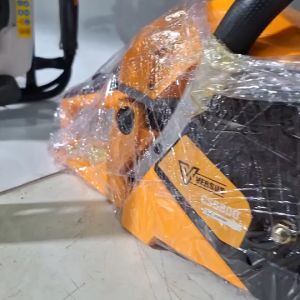 VERSUS เลื่อยโซ่ยนต์ เลื่อยยนตร์แบบคาร์บูท11.5 นิ้ว VERSUS รุ่น CS-5800 ** ของเเท้