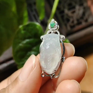 Newly Listed SG local Seller - Crafted as Dragon Turtle Pendant on High Quality Natural Type A Jadeite Jade set on 18k gold certificate weighs 3.22 grams measurement 31 * 14 * 8.6 mm (18kp85)