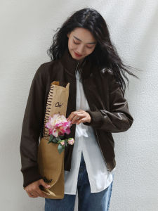 Miccbeirn | แจ็คเก็ตหนังแกะแท้ 100% สไตล์มอเตอร์ไซค์ย้อนยุค แฟชั่น กระชับสัดส่วน แจ็คเก็ตเบสบอลสั้น แจ็คเก็ตผู้ชาย ฤดูใบไม้ร่วง 2024