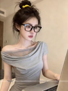 Vintage Lace Off-shoulder Slim T-shirt