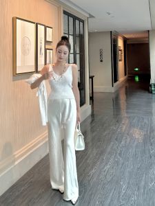 Eleanor 2023 Womens Short V-Neck Knitted Sequin Vest Bright Sparkling Top Commute Pure Color Autumn Season Regular Length