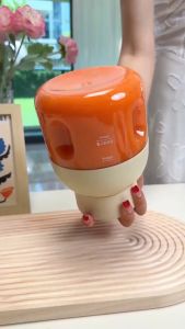 1200ML Fruit Juicer Large Capacity Portable Ice Crusher with Handle Wireless Rechargeable Juicer with Straw Electric Fruit Press Multi-function Blender