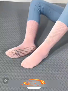 solid color mid-tube yoga socks Pilates socks running socks gymnastics socks recommended by gym coaches!
