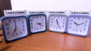 Square Alarm Clock Fashion Quartz Alarm Clock Loud Sound Analogue Desk Bed Home Office Jam Loceng Tidur