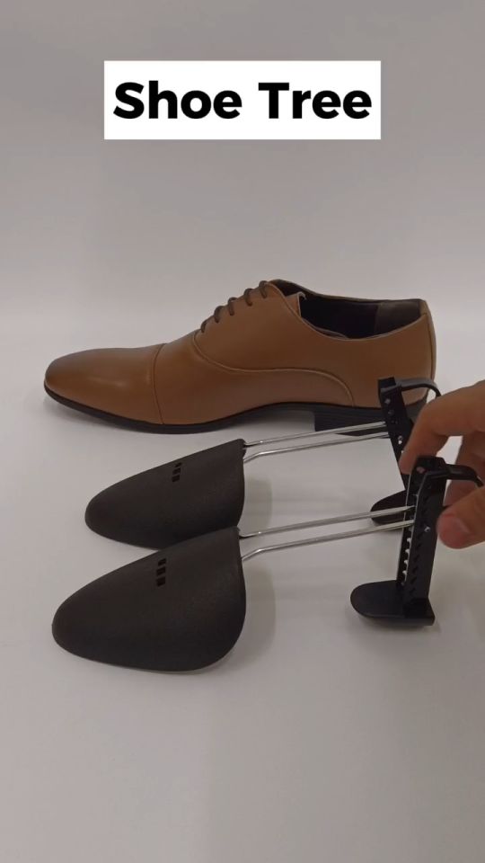 [SG STOCK] EUR 40-46 Adjustable Shoe Tree Black Plastic and Stretchable 1 pair