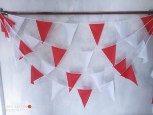 BENDERA SEGITIGA WARNA WARNI/BENDEDA SEGITIGA KAIN umbul umbul rumbe merah putih/renceng merah putih