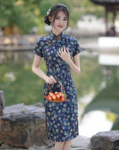 Younger Version Floral Short Qipao 2024 New Style Summer Midi Mommy Elegant Large Size Improved Old Shanghai Retro Polyester Spandex