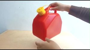 5L Oil Tank  Fuel Gasoline Tank Petrol Water Carrier With Spout Motorcycle Tong Minyak