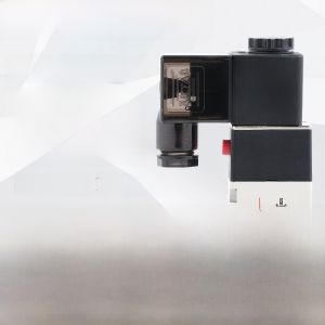 AirTac 4V210 Solenoid Valve Air Valve 5-Way 2-Way Aluminum Alloy Material from Mainland China for Industrial Use