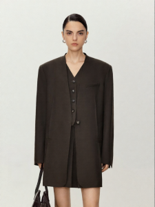 Minimalist Single Button Collarless Wool Suit for Women