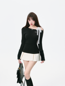 Đồ Knitwear Ôm Dáng Một Vai Đen Có Dây Kéo