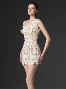 Lace Embroidery One-Shoulder Slimming Evening Dress