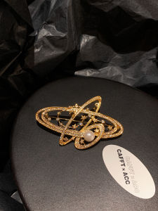 CAFFTI | Luxury Elegance Pearl Brooch