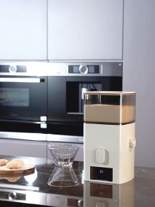 6 KG Flour Rice Dispenser and Storage with Measuring Cup Automatic Oatmeal Rice Grain Dispenser Sealed Rice Bucket Kitchen Food Container Kitchen Organizer Box