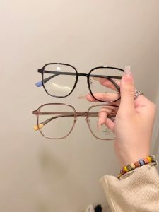 Fashionable Photochromic Nearsighted Glasses Black Frame for Both Men and Women 0 to -300