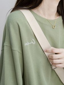 เสื้อสเวตเตอร์คอกลมทรงหลวมสำหรับผู้หญิง ฤดูใบไม้ผลิและฤดูใบไม้ร่วง ผ้าขนแกะบาง สไตล์เกาหลี เสื้อคลุมกันหนาวแบบสวมหัว