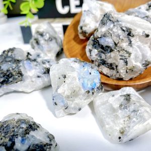 1PC Random Rainbow Moonstone Natural Crystal Raw Stone Birthday gift Party decoration Scene decoration Desktop decoration.