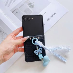 เคสโทรศัพท์หนัง PU ลายดอกไม้ พร้อมสายคล้องข้อมือ สำหรับ Samsung Galaxy Z Flip 7 6 5 4 3 5G Flip7 FE ป้องกันบานพับ กันกระแทก