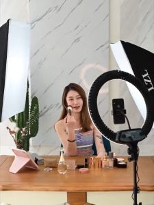 Fast Shipping: ph 50*70cm Softbox & 2.1M Light Stand Photography Kit