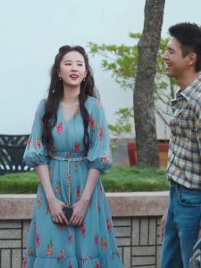 Go to a Place with Wind Liu Yifei Xu Hongdou Same Blue Floral French Style V-neck Puff Sleeves Holiday Dress