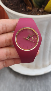 Đồng hồ nữ Ice kính saphia vỏ tím size mặt 40mm chạy pin hàng si