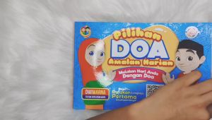 Pilihan Doa Amalan Harian Dwiwarna +Tafsir Kata Demi Kata +Rujukan LengkapPertama Seumpamanya (Childrens Islamic Book)