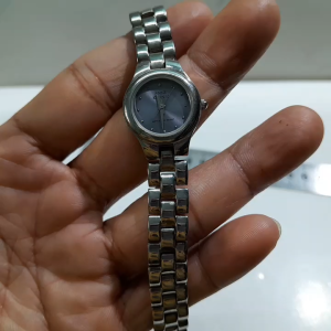 Đồng hồ đeo tay nữ ANNE KLEIN size 21mm dây kim loại màu bạc mặt tròn thanh lịch