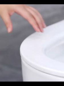 Pengangkat dudukan toilet tangan anti kotor berbentuk bunga