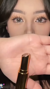 Multi-functional three-color eyeshadow stick portable easy-to-use eye makeup stick suitable for daily commutes and light makeup easily creating a sophisticated eye look