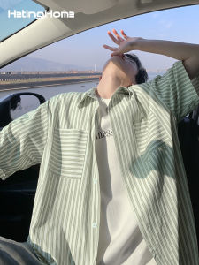 HetingHOME | Áo sơ mi nam tay ngắn mùa hè Hetinghome họa tiết sọc xanh rộng rãi phong cách Mỹ thời trang áo chui đầu cổ bẻ