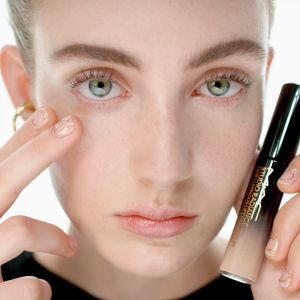 MAC Studio Radiance 24HR Luminous Lift Concealer 9ml hydrating weightless radiant concealer medium buildable coverage